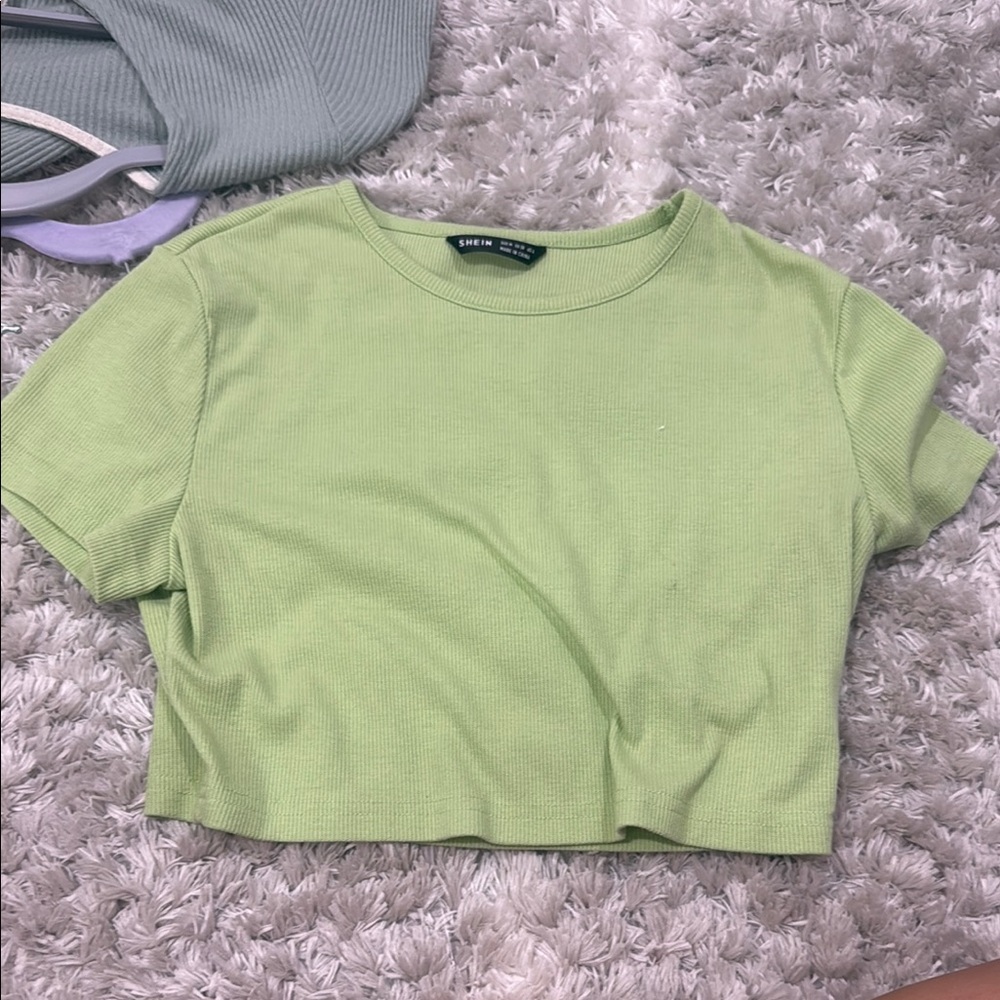 SHEIN Light Green Ribbed Crop Top